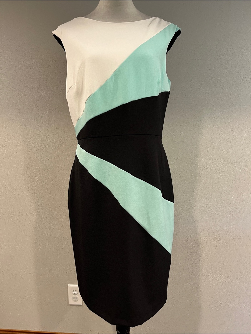 DressBarn Sleeveless Colorblock Sheath‎ Dress size 12